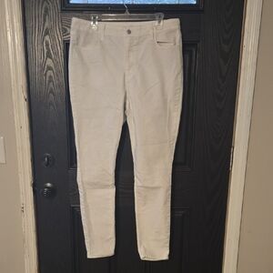 Old Navy White Super Skinny Jeans Size 16 Long